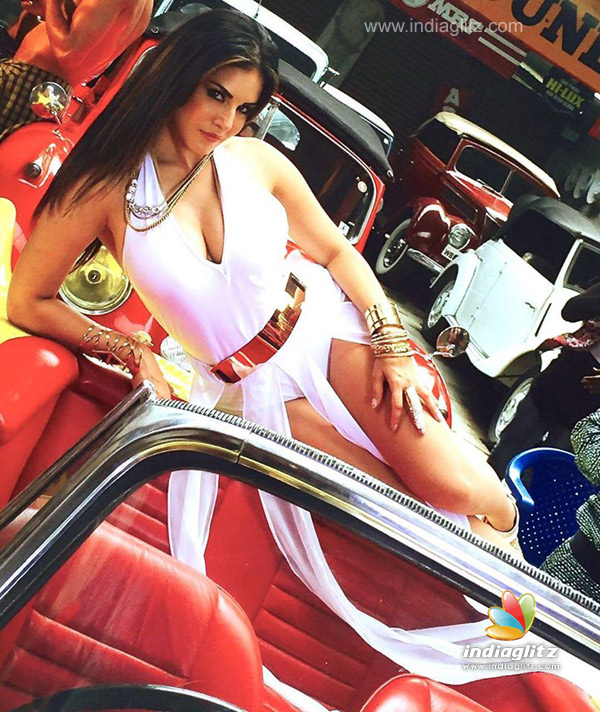 600px x 712px - First look: Sunny Leone in Luv U Alia - Hollywood News ...